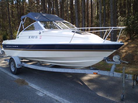 Bayliner Capri Cuddy Cabin Brick7 Boats