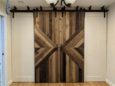 Ideas of How To Introduce Barn Doors In A Modern Home