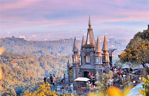 Sobat Traveling, Selamat Datang di Artikel Mengenai Wisata di Kota Bandung