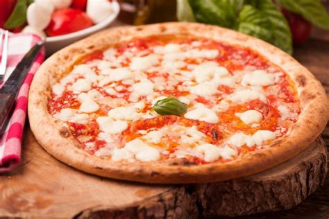 History Of Pizza Learn The Story Of The Traditional Italian Pizza