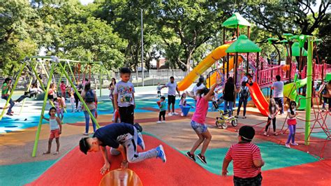 invitan a que los niños elijan y voten los nombres de los patios de juegos de las plazas