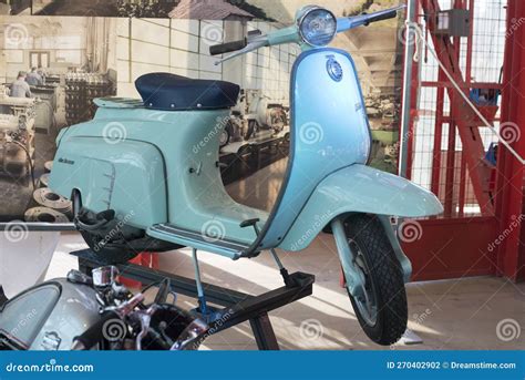 Lambretta 125 Ld Classic Vintage Retro Scooter With Sticker Pinup And