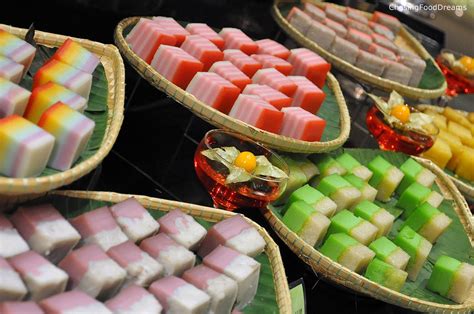 Kuih bahulu & akok kuih bahulu & akok merupakan kuih tradisional melayu yg terkenal di malaysia, terutamanya di negeri jemput singgoh kat plot cafe. Infojelita: 5 Juadah Berbuka Puasa Paling Popular di Bazar ...