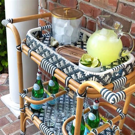 8 Outdoor Entertaining Ideas For Easy Backyard Gatherings Driven By Decor