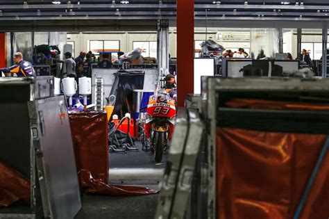 Quest Ce Que Le Paddock En Motogp Et Comment Y Accéder Ptitclic