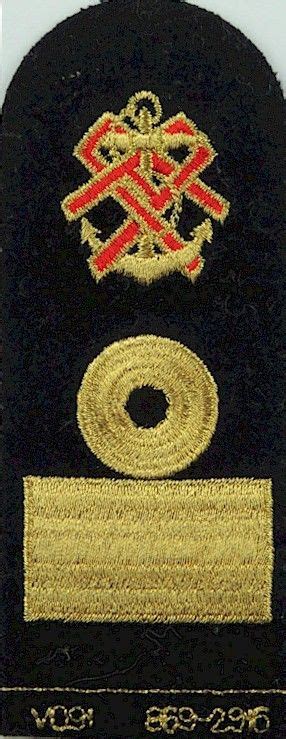 Qarnns Commodore Tippet Nursing Cape Rank Badge Naval Insignia