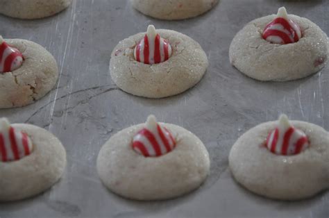 My soft and sweet sugar cookie with a twist of red and topped with a chocolate hershey kiss!!! MS. Simplicity: 11 Days Until Christmas......Candy Cane ...