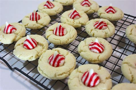 Everyone that comes to my house at christmas time raves about these cookies. Peppermint Hershey Kiss Blossoms | Recipe | Kiss cookie ...