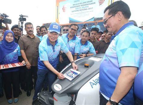 The current principal is madam rohana binti abd majid. Najib umum kelulusan bina sekolah di Saujana Utama ...