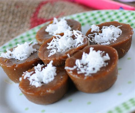 Apabila adunan dalam acuan, tersumbat, tambahkan sikit air dalam adunan dan kacau adun semula. Koleksi Resipi Kuih Muih Tradisional Paling Sedap & Mudah ...