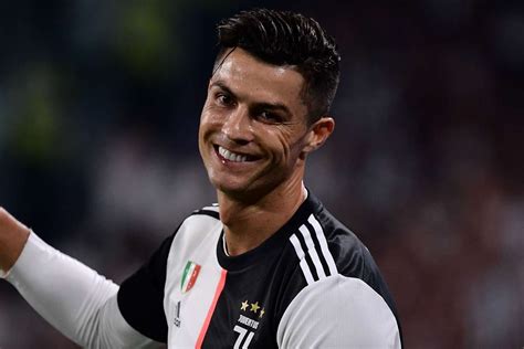 Cristiano ronaldo dos santos aveiro. Cristiano Ronaldo, Instagram's top earner, first to hit ...