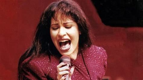 Selena Quintanilla La Historia Detrás Del Icónico Look Que Usó En Su