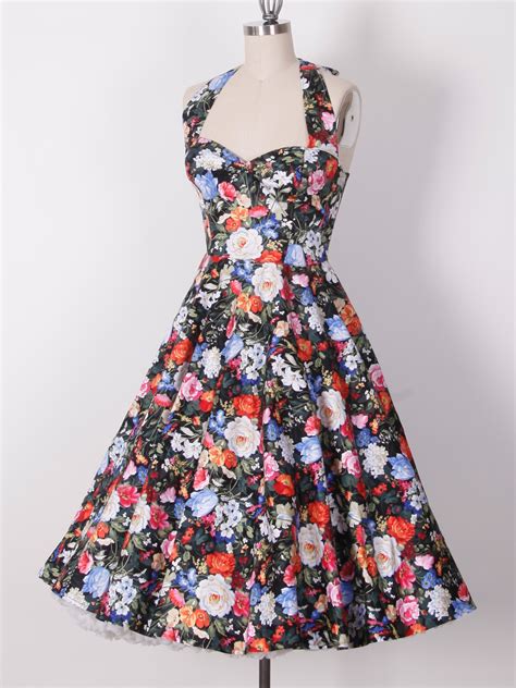 Get A Trendy Vintage Look With Retro Dresses Girl Gloss