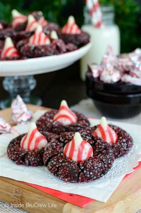 There's sugar, there's candy canes, there's hershey kisses, there's sprinkles (!!). Hershey Kisses Christmas Cookies - Chocolate-Filled ...