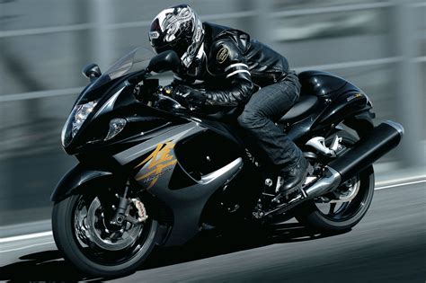 The hayabusa had recorded another high speed at the weekend at the straightliners top speed event held in to help traction and ridability of the bike, its 1000 bhp engine had to limit the power output. Locally Assembled Suzuki Hayabusa Launched in India @ 13 ...