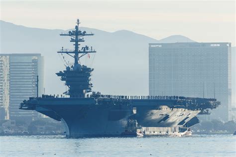 Us Navys First Woman Aircraft Carrier Commander Leadership Is Hard