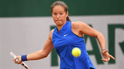 On 21 march 2016, she reached her best singles ranking of world number 36 and peaked at world number 62 in doubles. Tennis-Star Daria Kasatkina über Fußballer: „Erbärmlich ...