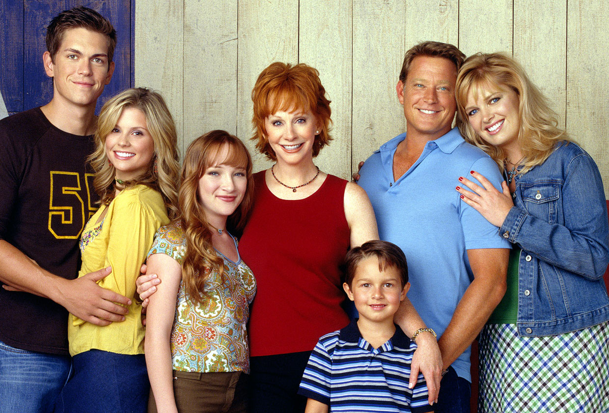 Reba Reunion, Happy's Place Casts Christopher Rich