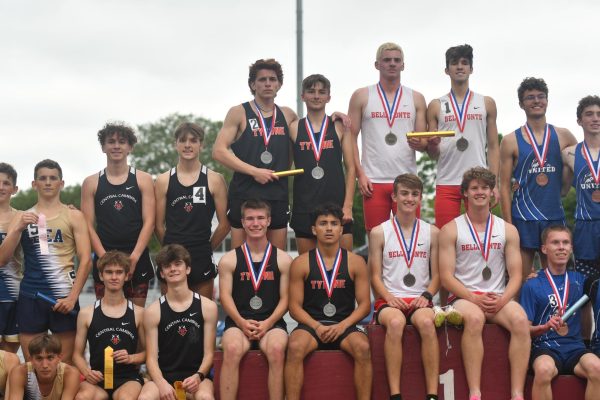 Tyrone's boys 4x800 relay on the medal stand at Districts. 