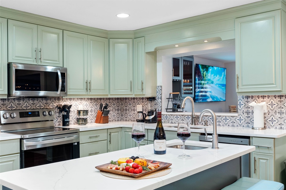 Whether you’re whipping up a quick breakfast or crafting a gourmet dinner, this kitchen is equipped to handle it all.