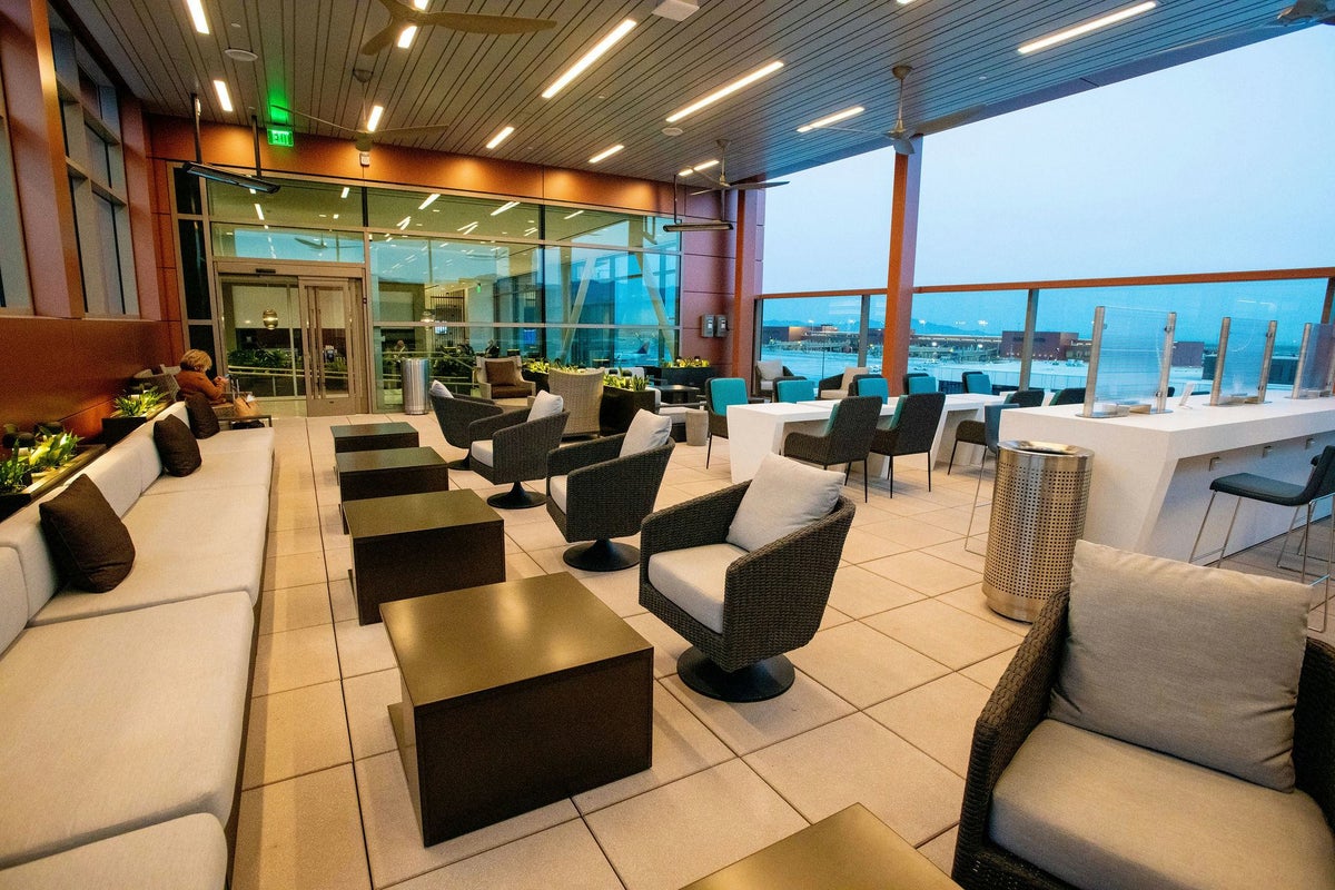 Full List of U.S. Delta Sky Club Lounge Locations, Hours, and Amenities [2025]