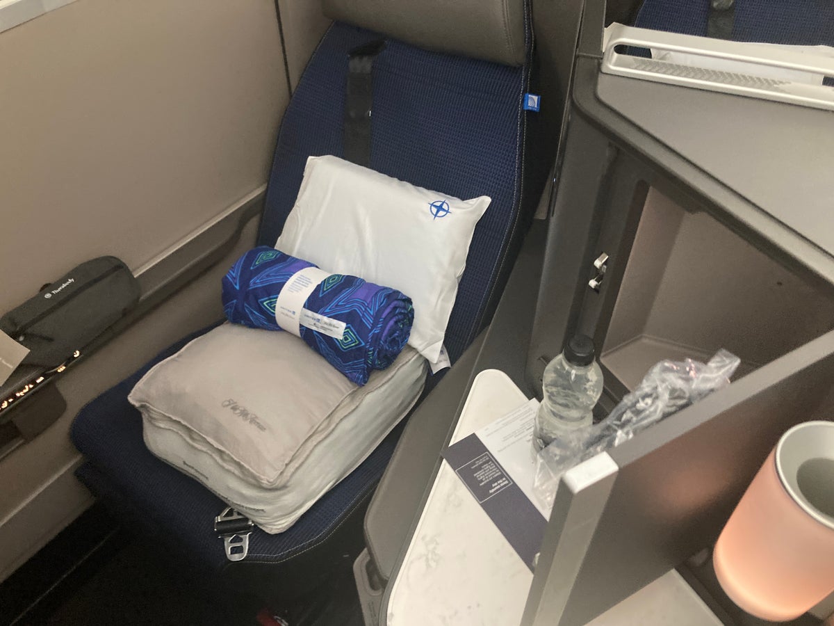 United Polaris business class 787 10 seat 9D HND LAX