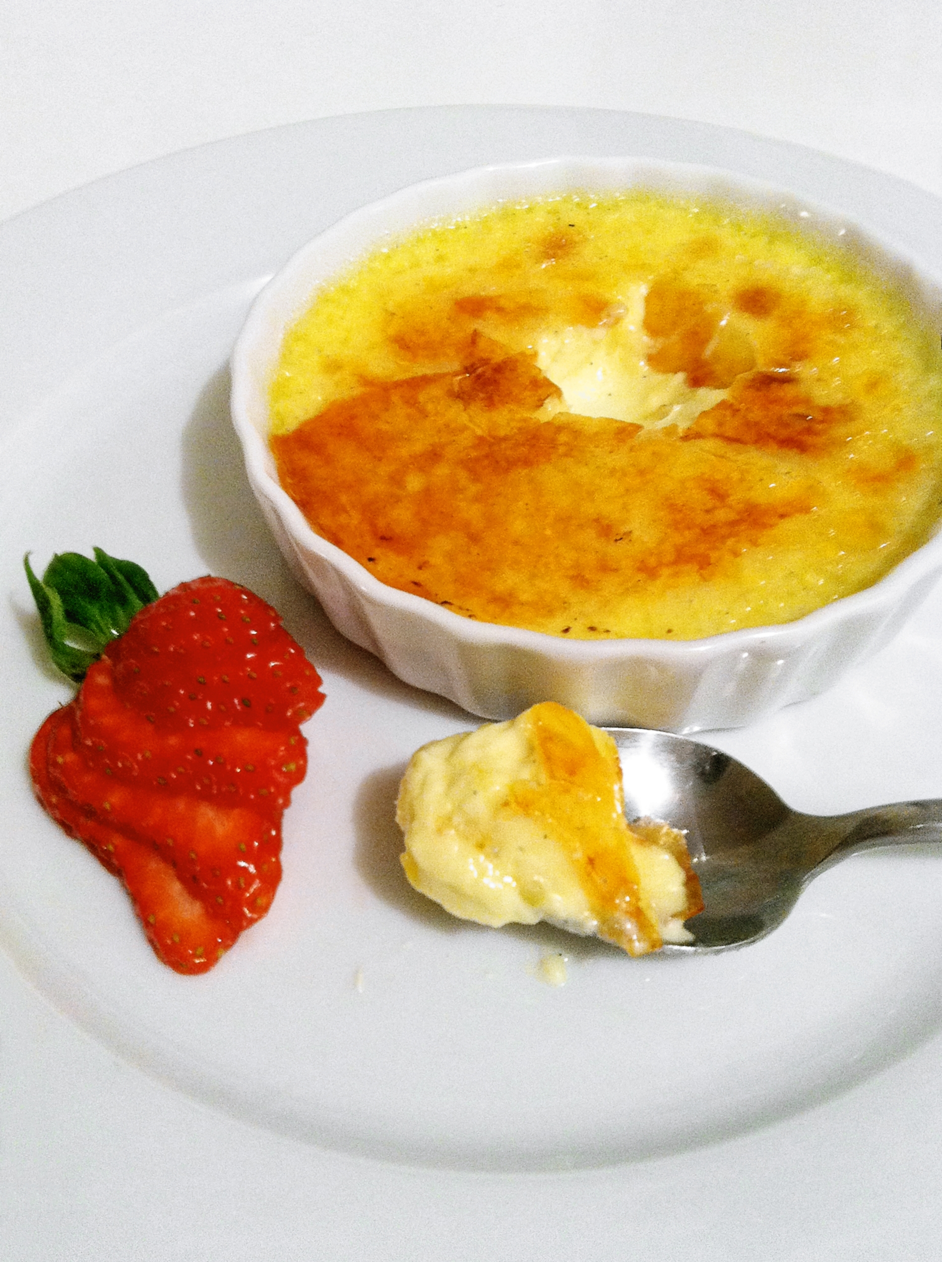 Decadent Desserts | Daring Desserts | Creme Brulee via @MadMoneyMonster