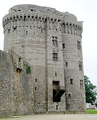 Machicolation, Château de Dinan