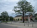 Maxplatz – rechts im Bild das Kriegerdenkmal für die Gefallenen des Ersten Weltkriegs