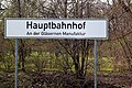 Neues Bahnhofsschild