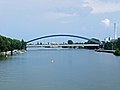 Deutsch: Kaiserleibrücke über den Main, von Ffm nach Offenbach, von der Offenbacher Staustufe und Schleuse aus. English: Kaiserleibrücke over Main river, between Frankfurt an Offenbach am Main, view from sluice/floodgate Offenbacher Staustufe/Schleuse