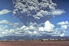 Pinatubo91eruption plume.jpg