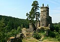 Čeština: Zřícenina Gutštejn, která leží mezi obcemi Okrouhlé Hradiště, Bezemín a Mydlovary v okrese Plzeň-sever English: Ruins of the Gutštejn Castle between villages Okrouhlé Hradiště, Bezemín and Mydlovary in Plzeň-North District