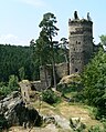 Čeština: Zřícenina Gutštejn, která leží mezi obcemi Okrouhlé Hradiště, Bezemín a Mydlovary v okrese Plzeň-sever English: Ruins of the Gutštejn Castle between villages Okrouhlé Hradiště, Bezemín and Mydlovary in Plzeň-North District