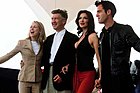 David Lynch (2nd left) with the cast of Mulholland drive at Cannes, 2001 (Naomi Watts, Laura Harring, Justin Theroux)