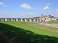 Le vieux pont sur la Loire et la ville