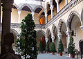 Cortile du palazzo, lieu d'exposition de sarcophages