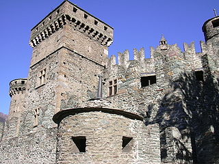 Maschikulis Burg Fénis (14. Jh.) Italien