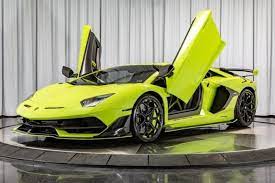 Verde Citrea | Lamborghini's pearl green color. | Exotic Car Colors