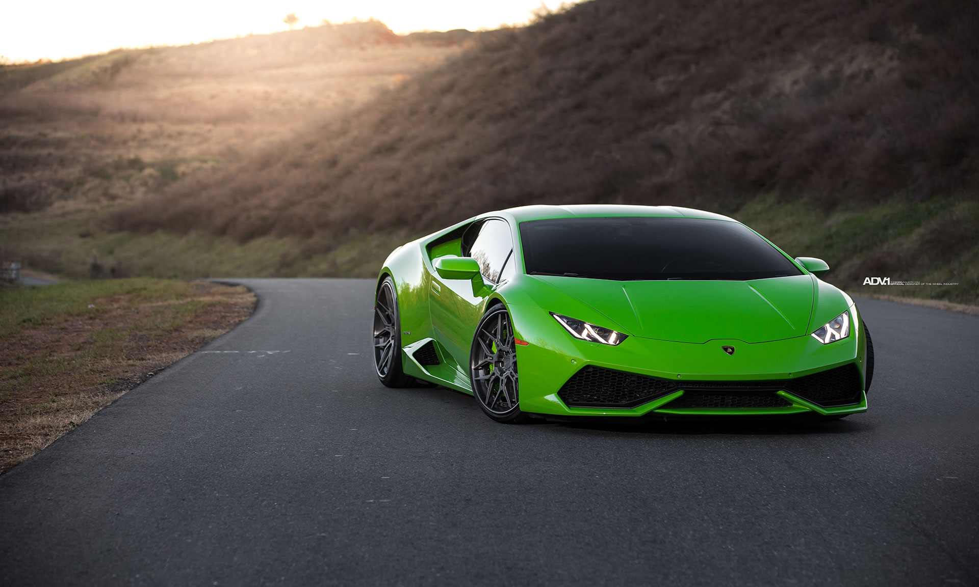 Verde Mantis | Lamborghini's shiny green color. | Exotic Car Colors