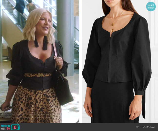 Tori’s black top on BH90210