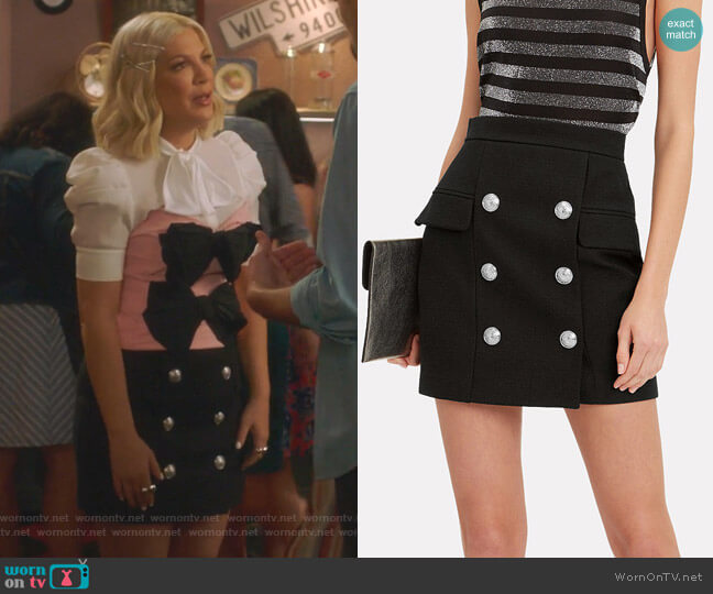 Tori’s black mini skirt on BH90210