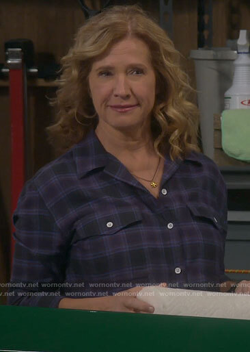 Vanessa's blue and purple plaid shirt on Last Man Standing