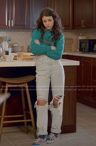 Maxine's ripped jeans on Ginny & Georgia