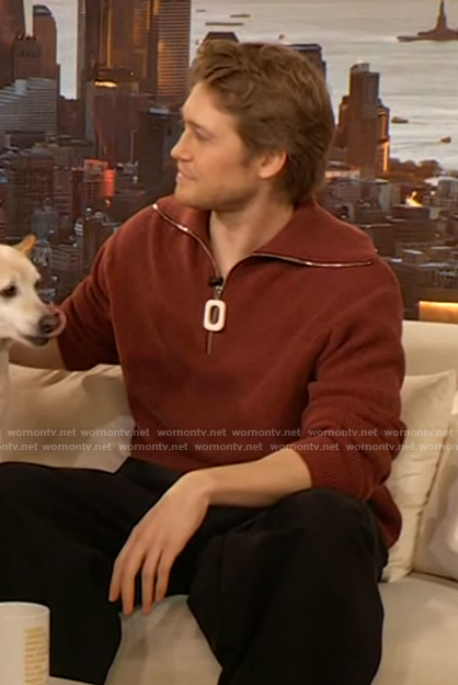 Joe Alwyn's brown sweater on The Drew Barrymore Show