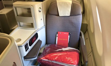 luxurious travel, iberia, business class, seat 4a