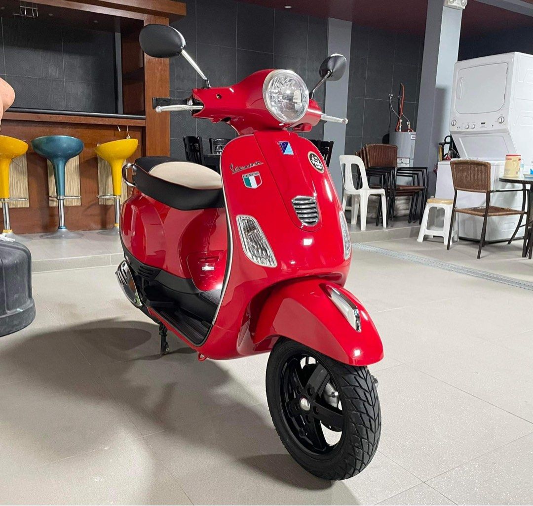 2015 Vespa 125 Lt photo