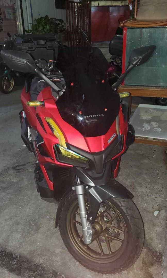 Honda Adv 160 2023 matted red photo