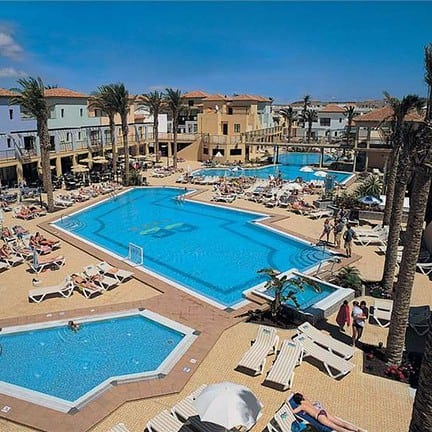 Zwembaden van Broncemar Beach Aparthotel in Caleta de Fuste, Fuerteventura