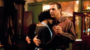 THE BODYGUARD, Whitney Houston, Kevin Costner, 1992, (c) Warner Brothers/courtesy Everett Collection